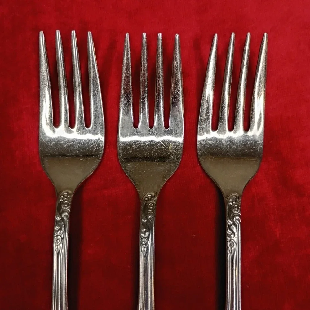3 Salad Forks Oneida AZALEA Stainless Flatware 6 3/4